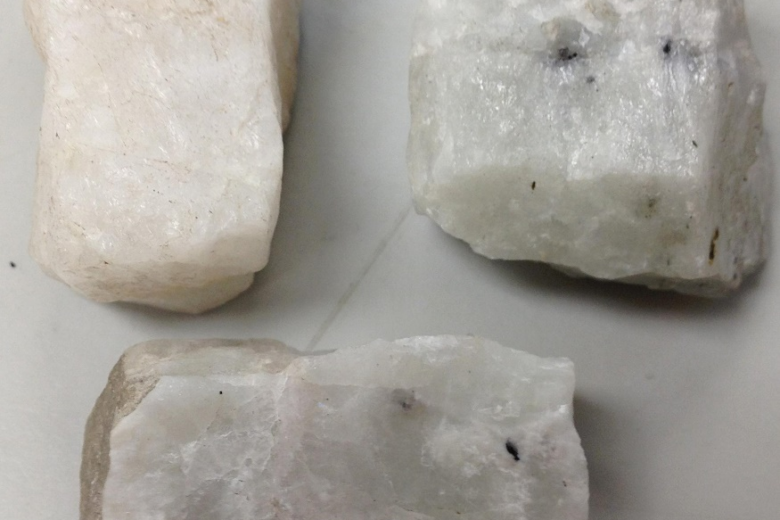 NEFELINA (Nepheline) – Silicati